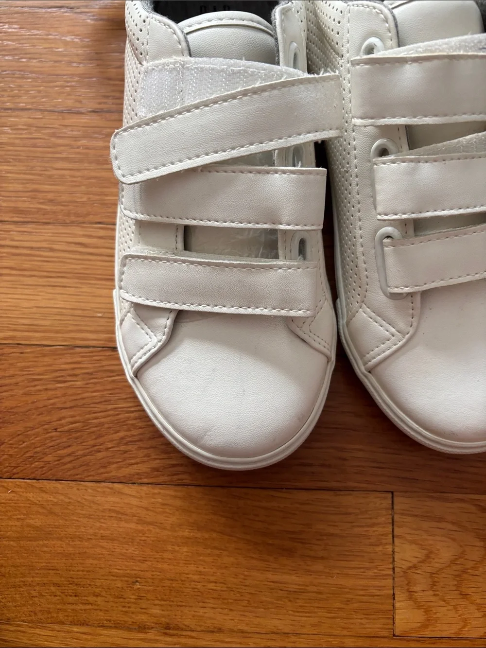 NWT GAP White Kids Velcro Perforated Sneakers